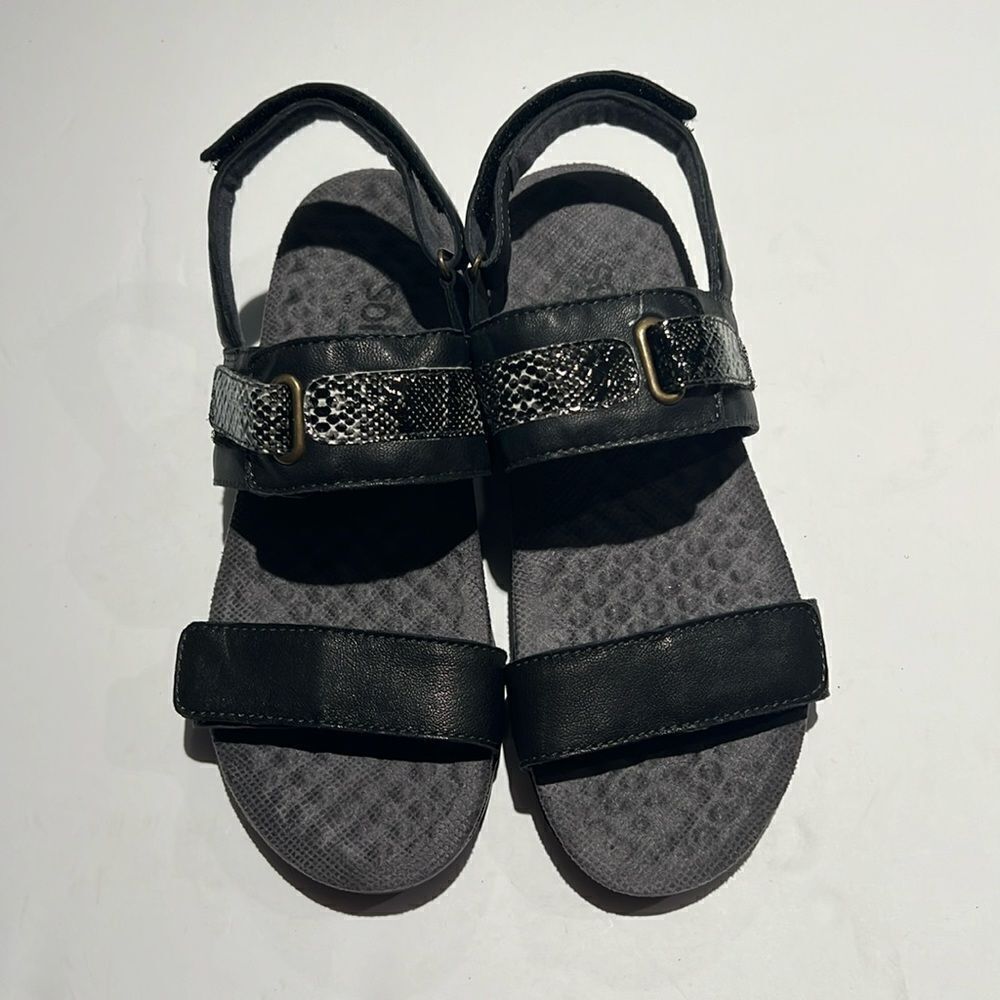 Soft Walk Black Leather Adjustable Sandals Size‎ 5M. B61